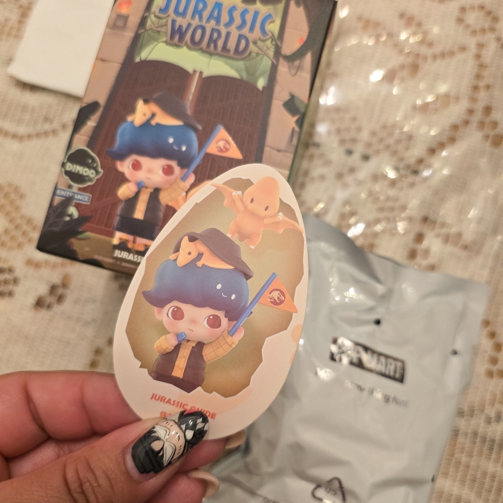 PopMart DIMOO Jurassic World Series - Jurassic Guide - Picture 4 of 5